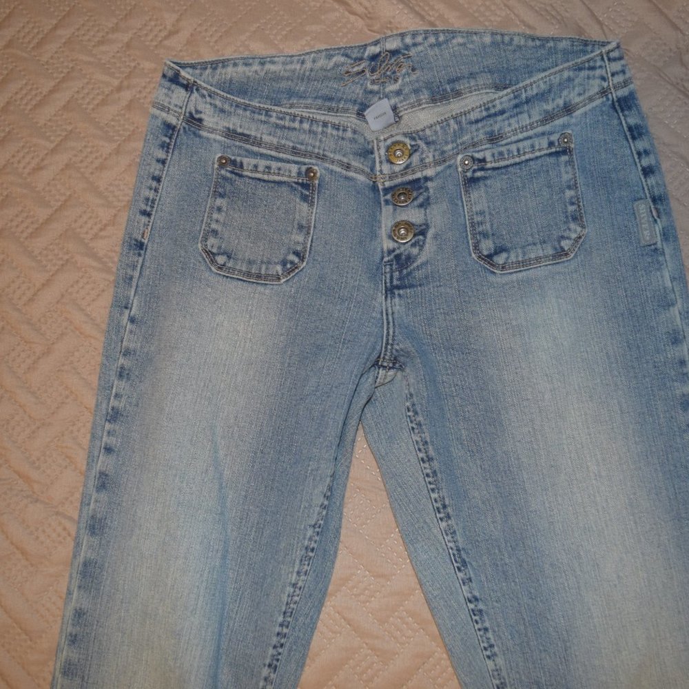Silver Jeans - Picture 2 of 4